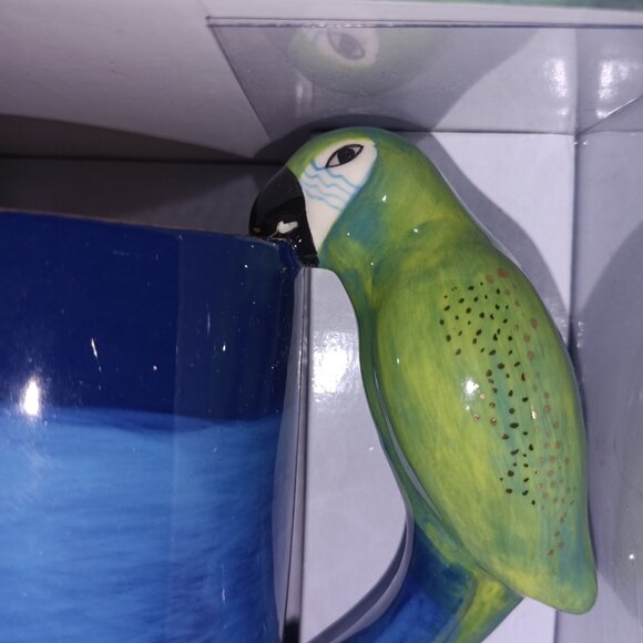 Green & Blue Parrot Tropical 10 oz Mug NIP - Picture 2 of 3